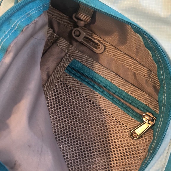 SALE‼️ NWOT BLUE CROSS BAG - Picture 3 of 6